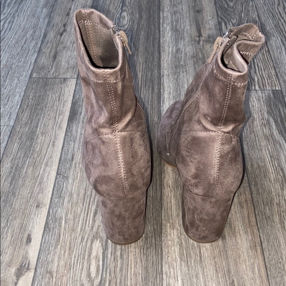 Steve Madden “Revolution” booties in gray - Picture 4 of 5
